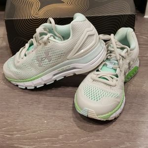 BNWOB UA HOVR GUARDIAN